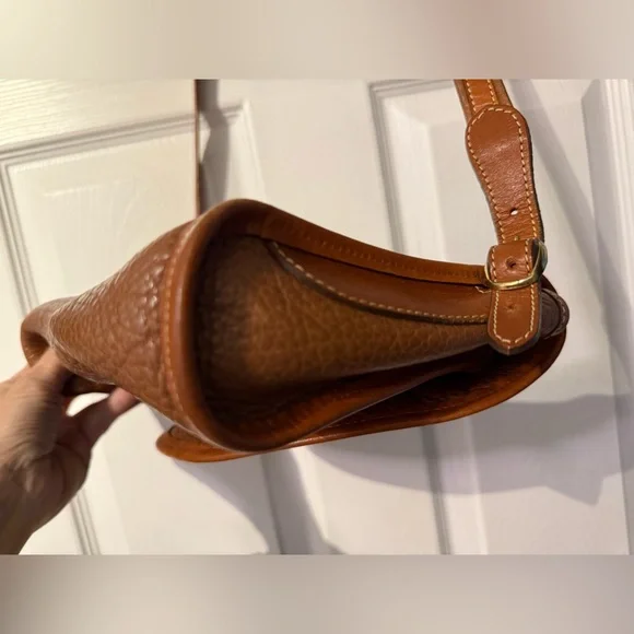 Vintage Carlos Falchi leather crossbody bag - Picture 6 of 14